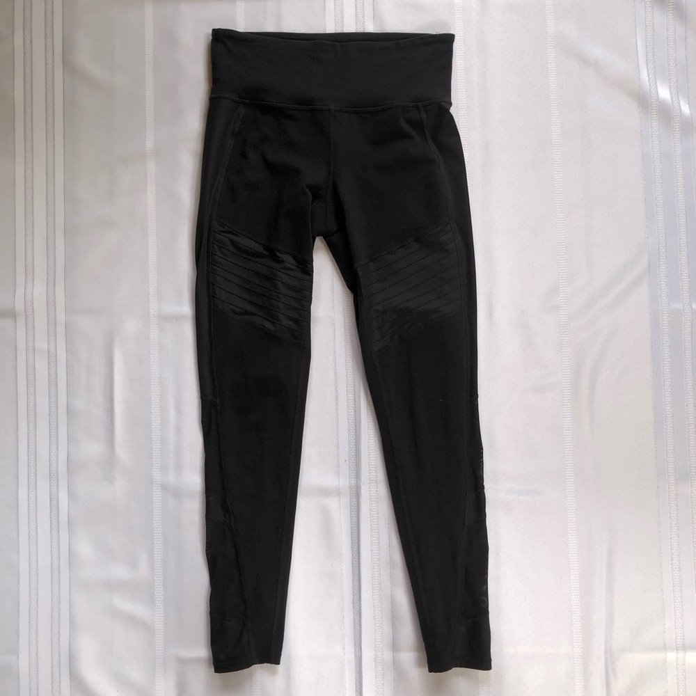Athleta Black High-Rise Leggings with Thigh Pattern & Mesh Cutouts Size S